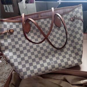 Louis Vuitton Neverfull MM Damier Azur Ballerina interior
